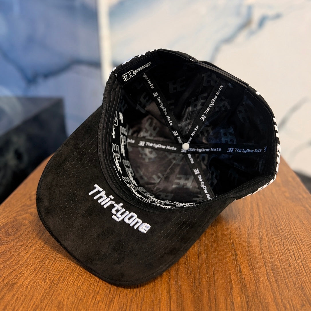 31 Hats Aniversary Forever Black